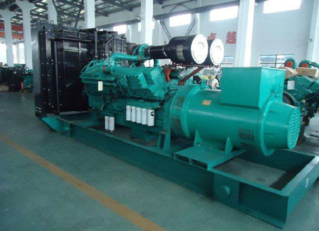 富蕴800kw康明斯柴油发电机组图片 富蕴800kw康明斯柴油发电机组图片
